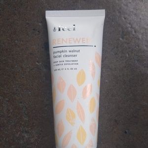 RENEWED PUMPKIN WALNUT FACIAL CLEANSER